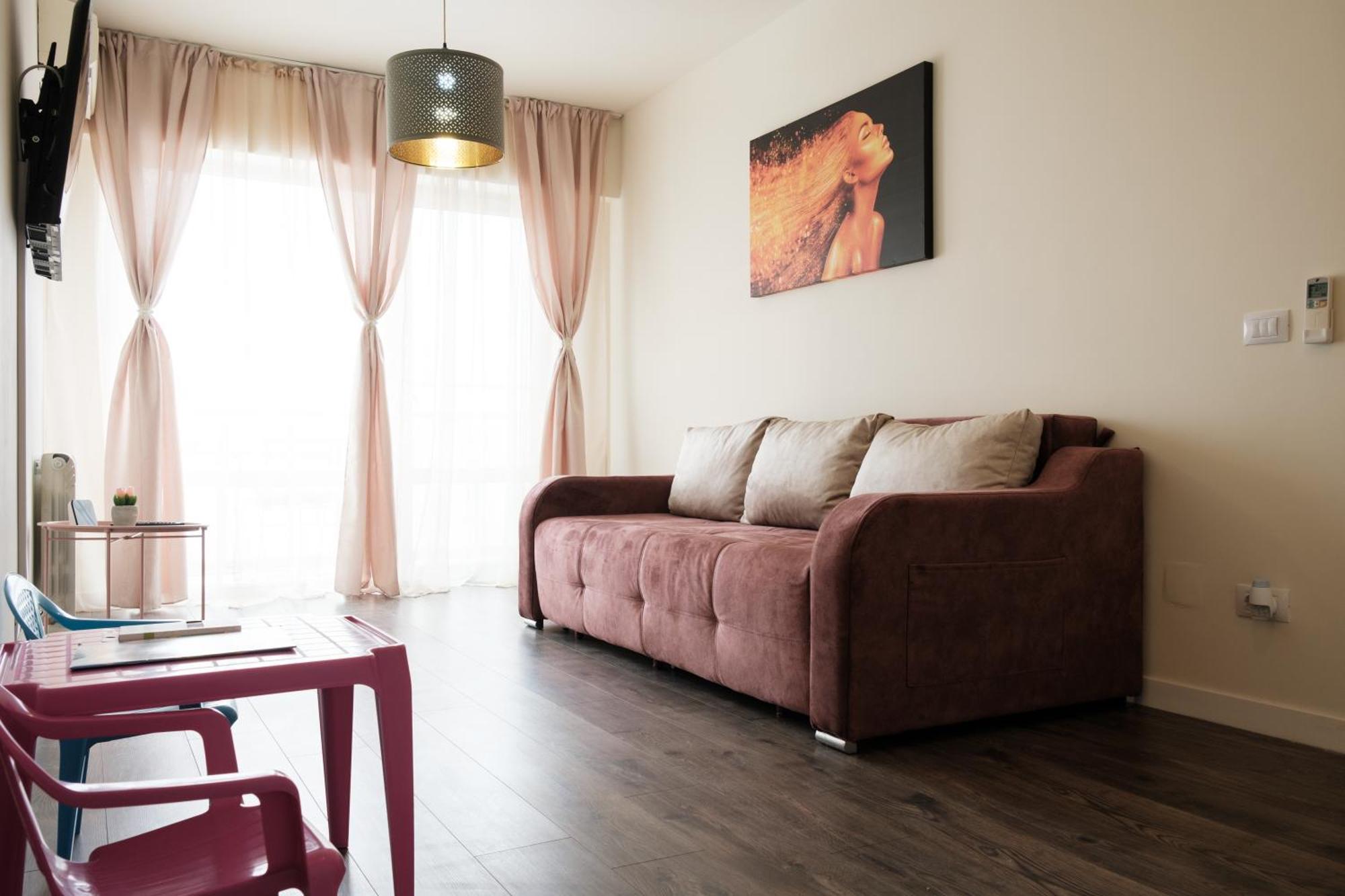 Konstanzer 103 - 2 Camere, Bucatarie, Baie, Parcare Pazita, Tv, Wi-Fi, Utilat Complet