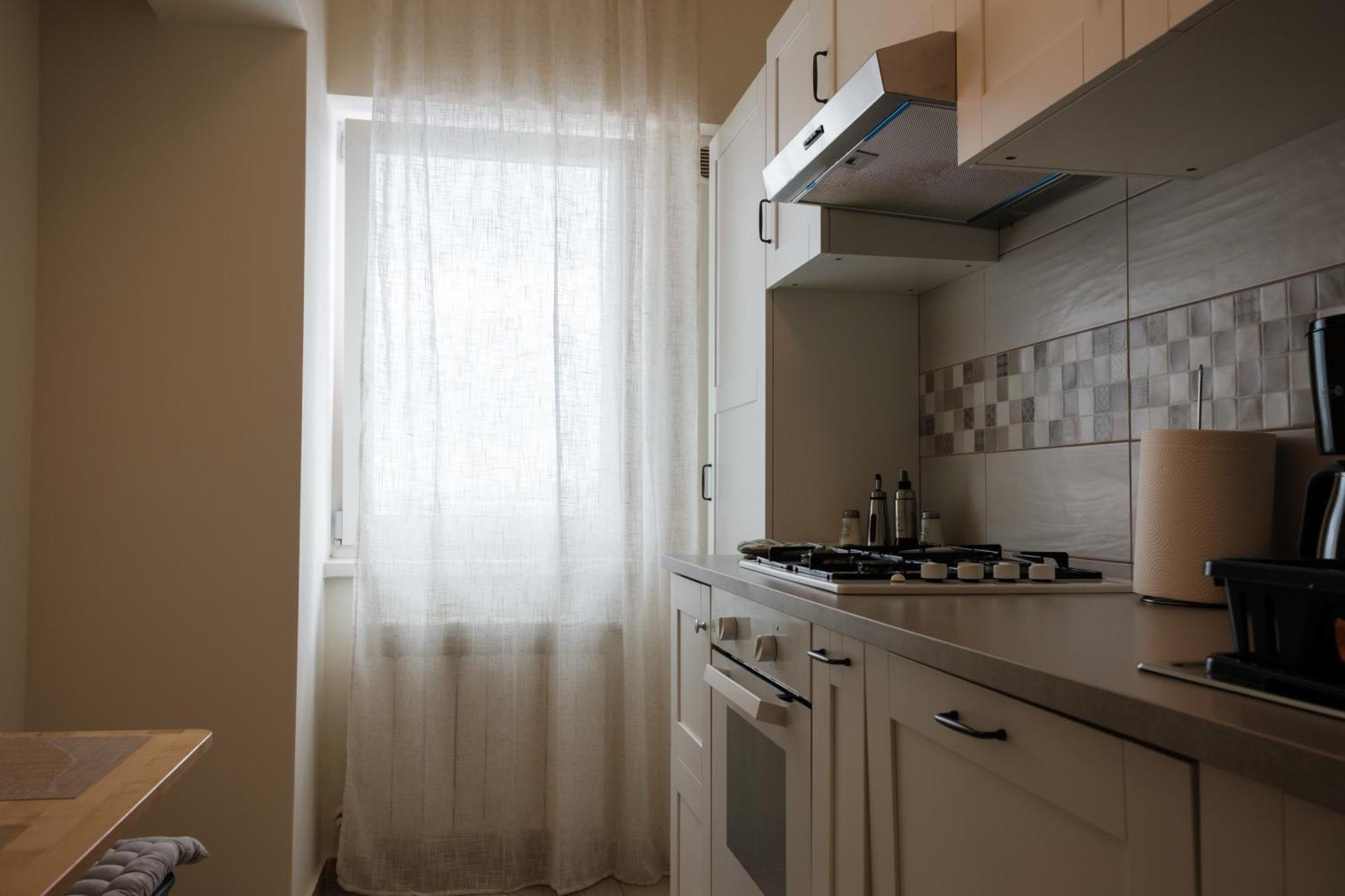 Apartamento Konstanzer 103 - 2 Camere, Bucatarie, Baie, Parcare Pazita, Tv, Wi-Fi, Utilat Complet *